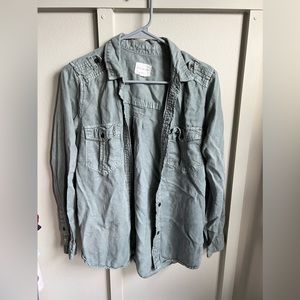 American Eagle Button-up shirt